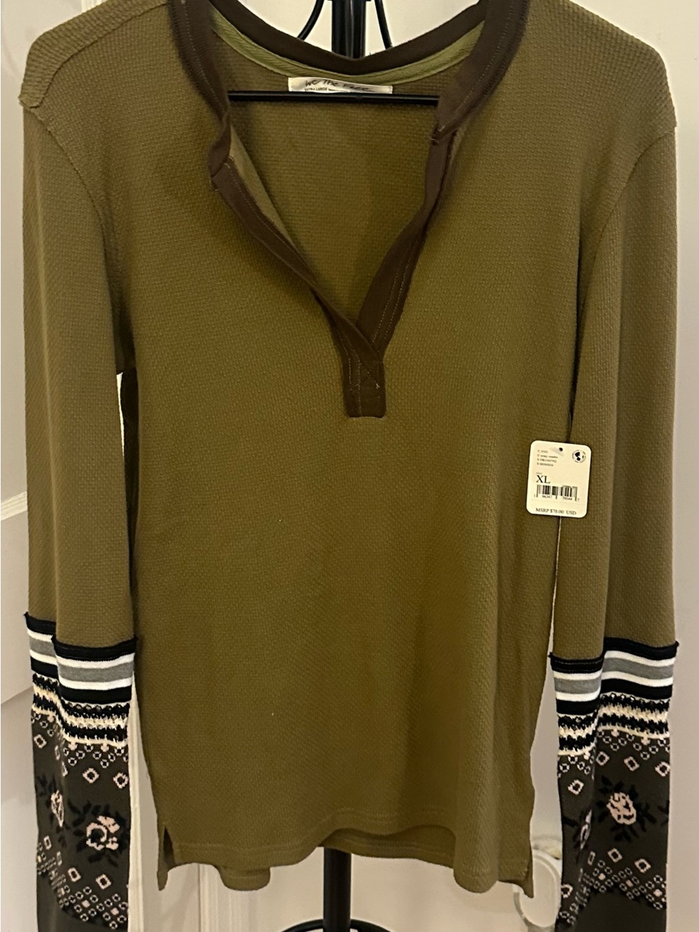 Free People Olive V-Neck Knit Pullover with Patterned Sleeve Cuffs Size Large